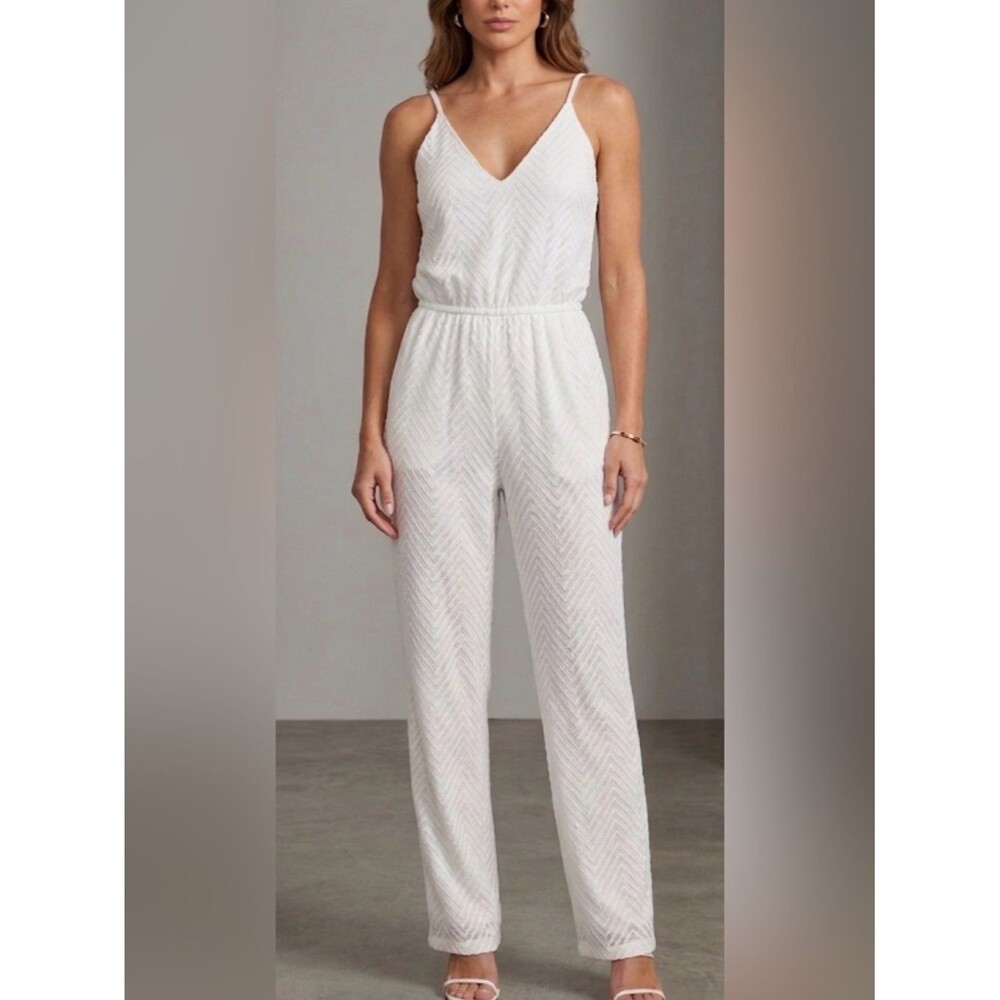 Liberty Love Ivory Strappy V-Neck Jumpsuit Size Medium Like New
